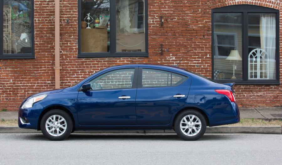  Nissan Versa SV Special Edition (B17) 2016 года  (NA) (фото 6 из 11)